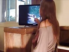 Жена любит смотреть онлайн