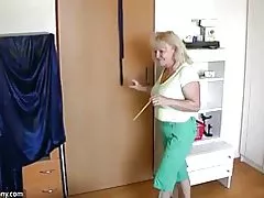 Oldnanny Полненькие Зрелые с старые зрелые играет с киской