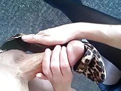 Обуви девушка сперма